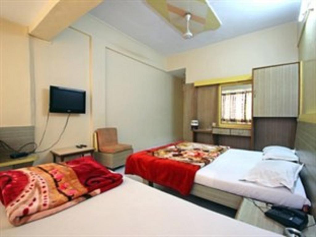 Hotel Tourist International 浦那 外观 照片