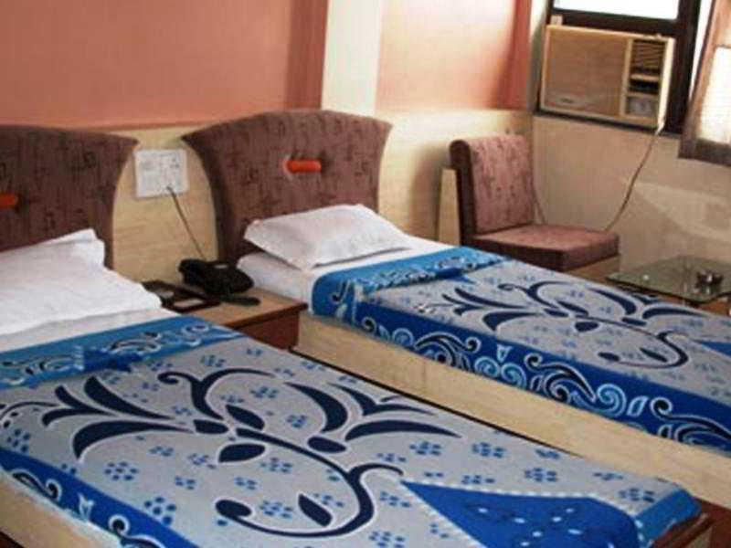 Hotel Tourist International 浦那 外观 照片